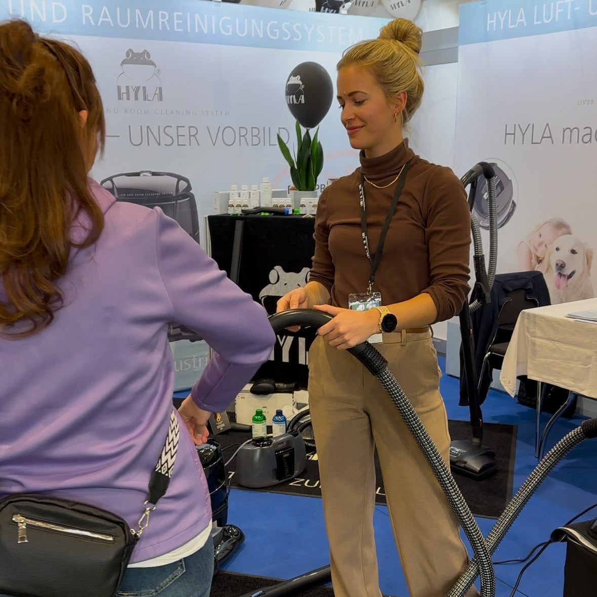 Kundenberatung auf einer Frühlingsmesse Österreich